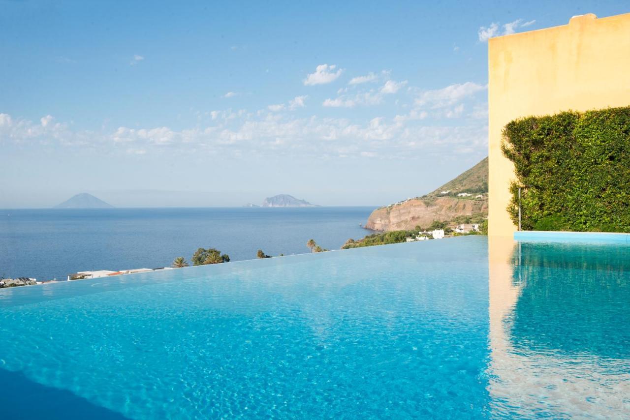 Hotel Ravesi Malfa  Exterior photo
