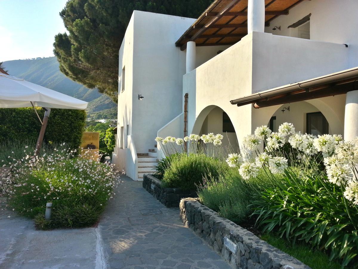 Hotel Ravesi Malfa  Exterior photo