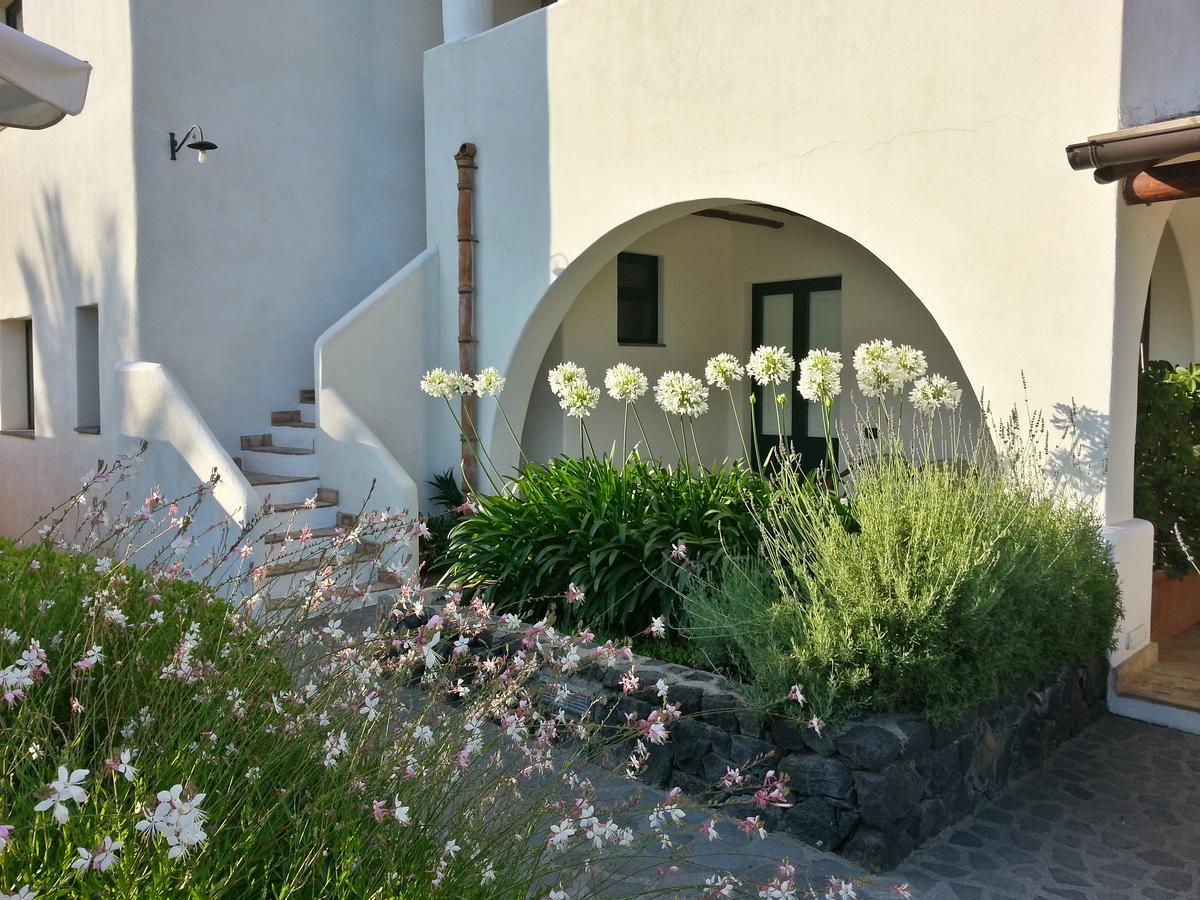 Hotel Ravesi Malfa  Exterior photo